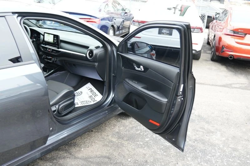 2022 Kia Forte - Image 11 of 12