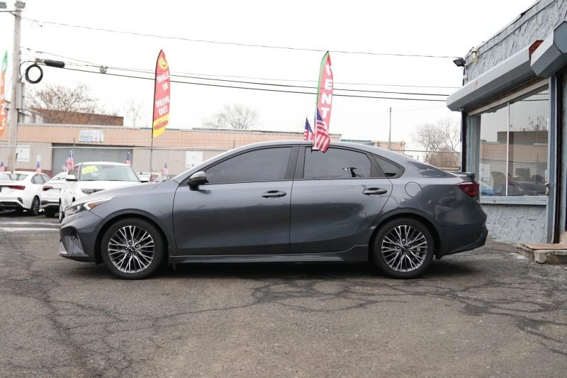 2022 Kia Forte - Image 2 of 12