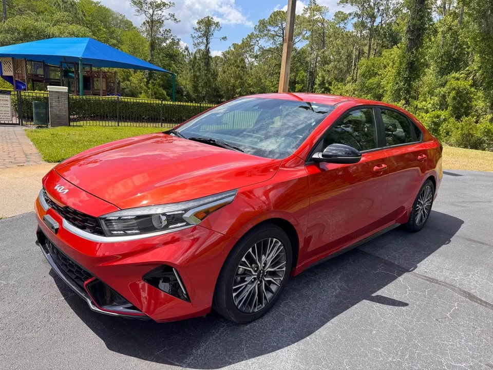 2022 Kia Forte - Image 2 of 15