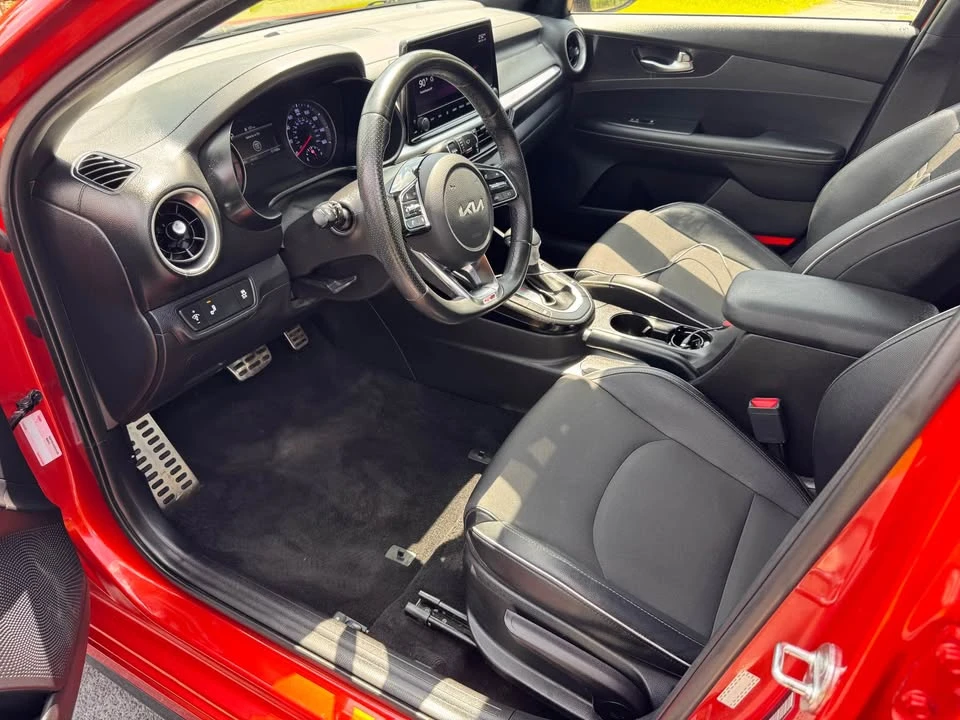 2022 Kia Forte - Image 11 of 15