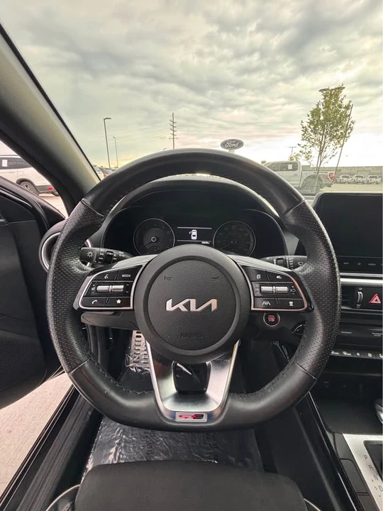 2022 Kia Forte - Image 8 of 13