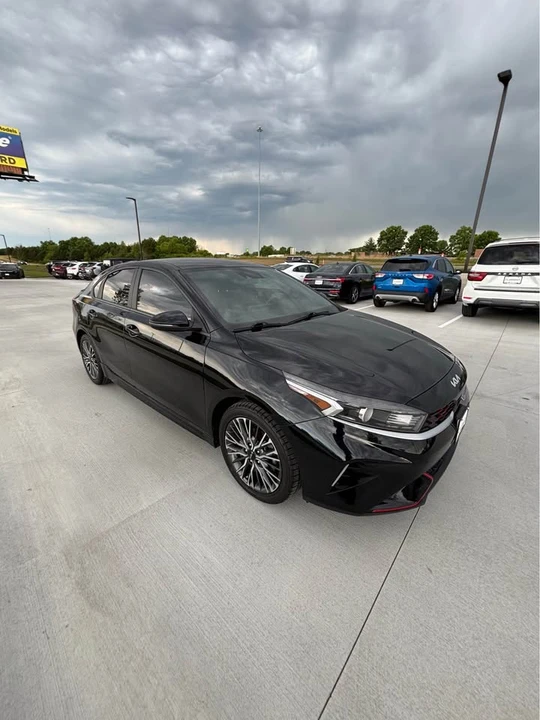 2022 Kia Forte - Image 2 of 13