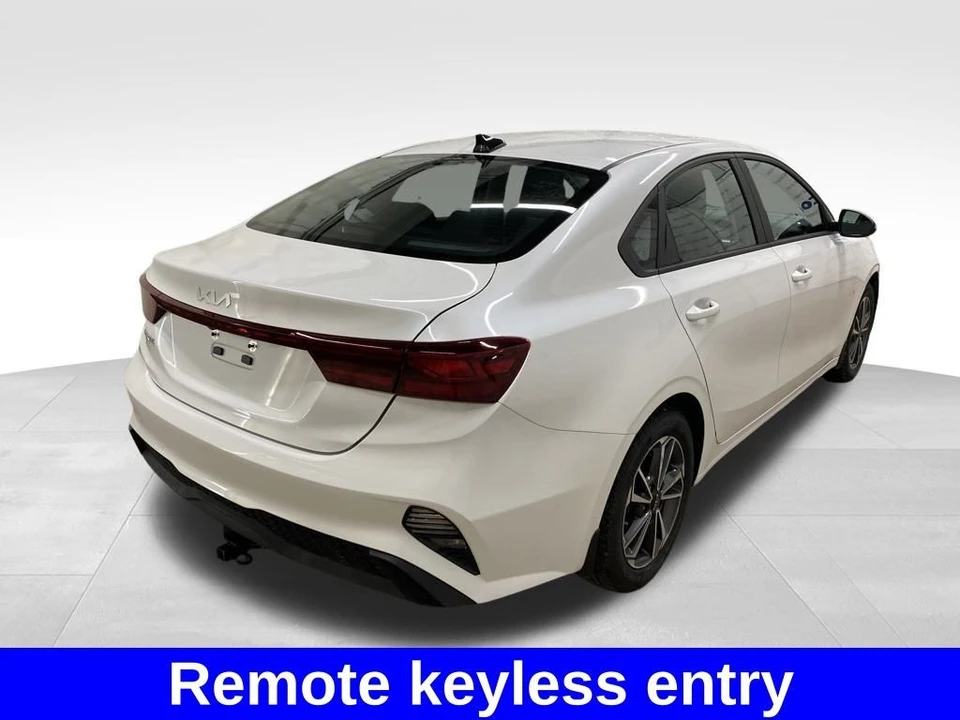 2022 Kia Forte - Image 5 of 12