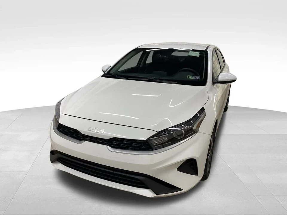 2022 Kia Forte - Image 2 of 12