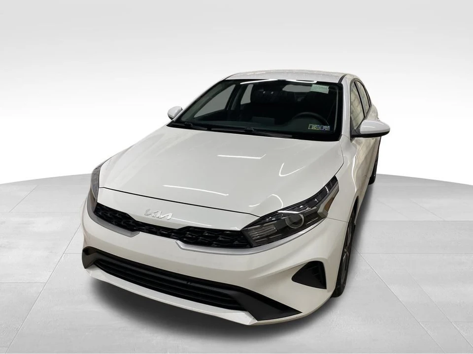 2022 Kia Forte - Image 2 of 12