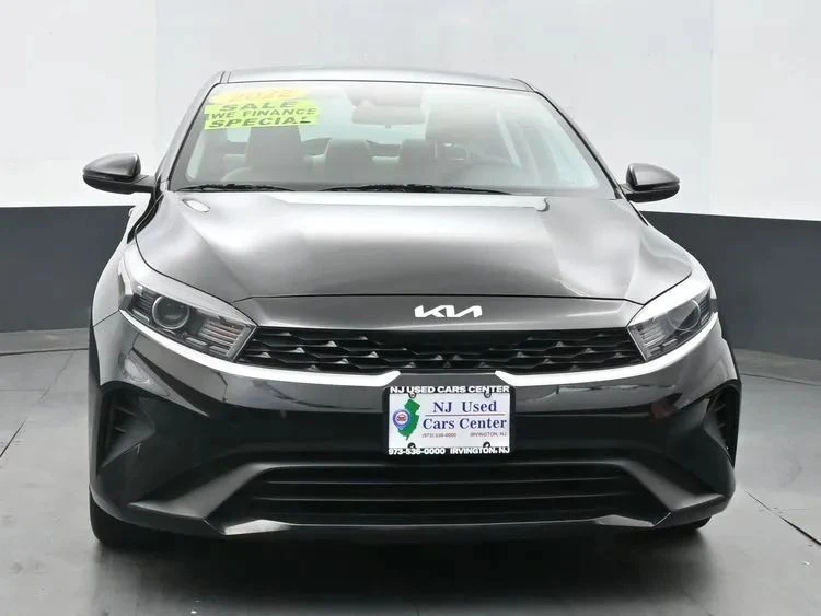 2022 Kia Forte - Image 3 of 12