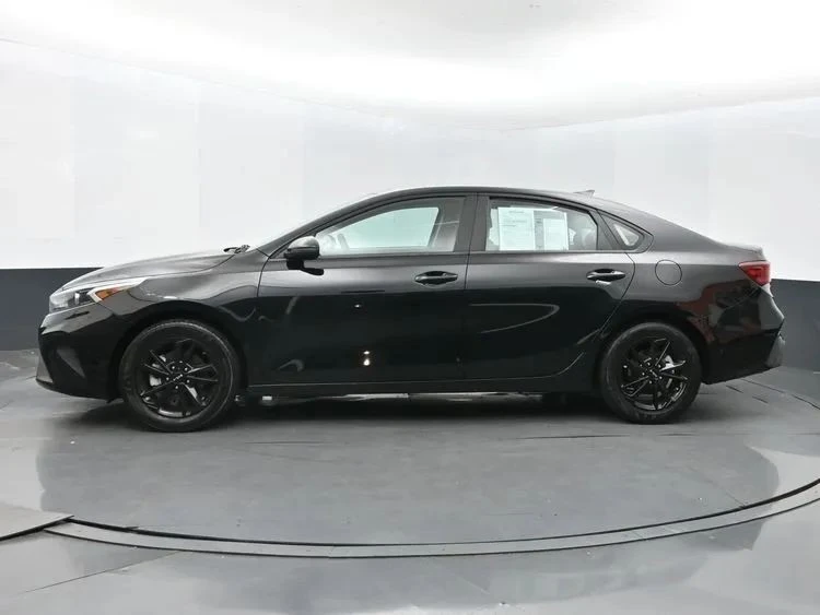 2022 Kia Forte - Image 5 of 12