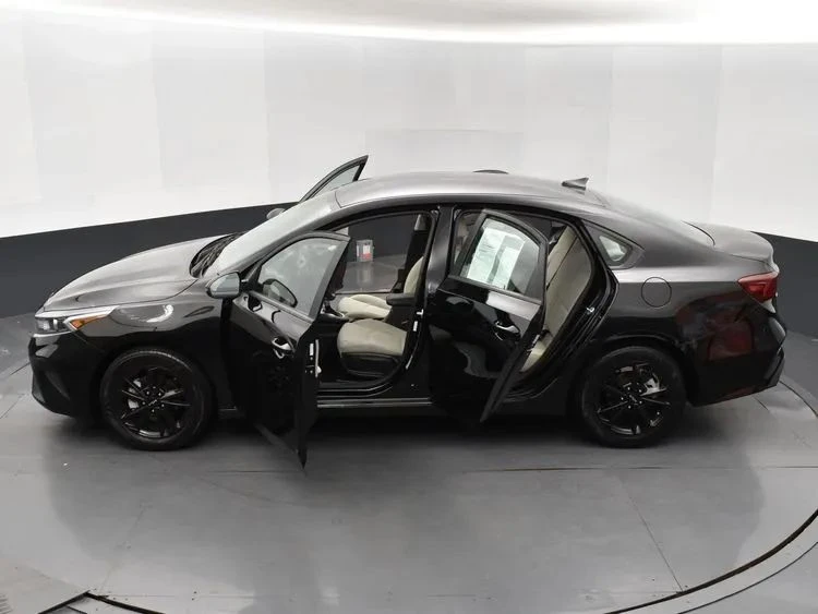 2022 Kia Forte - Image 7 of 12