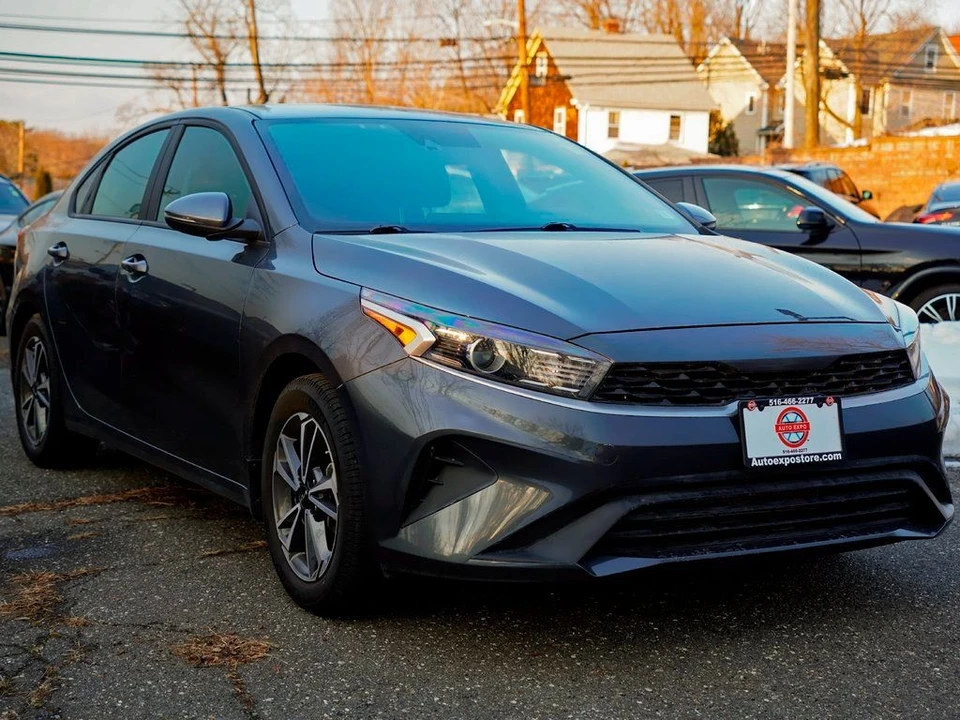 2022 Kia Forte - Image 9 of 12