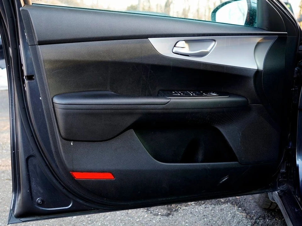 2022 Kia Forte - Image 11 of 12