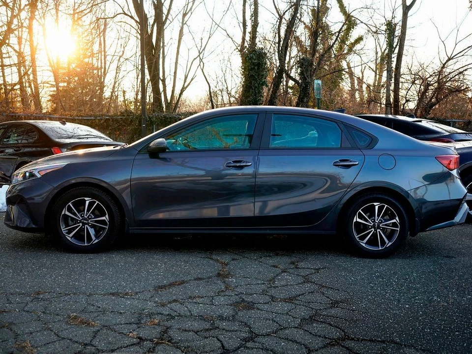 2022 Kia Forte - Image 3 of 12