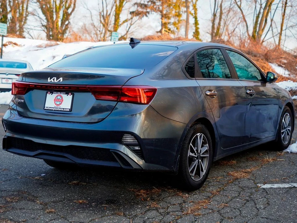 2022 Kia Forte - Image 7 of 12