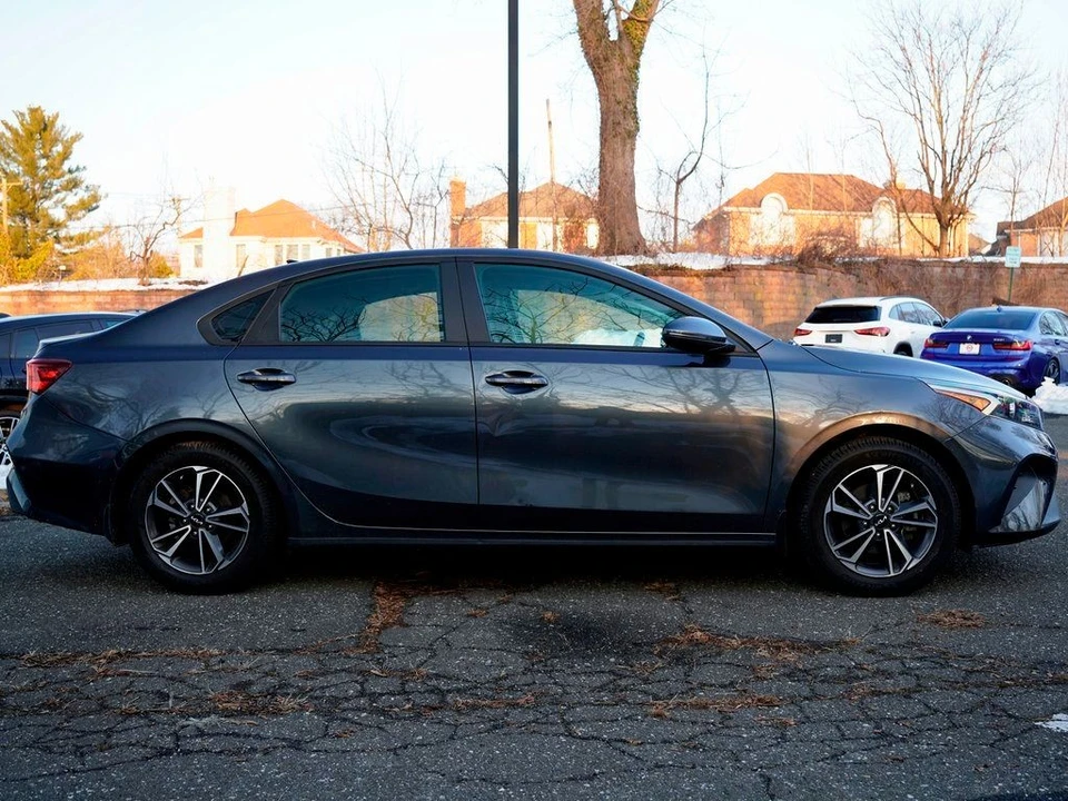 2022 Kia Forte - Image 8 of 12