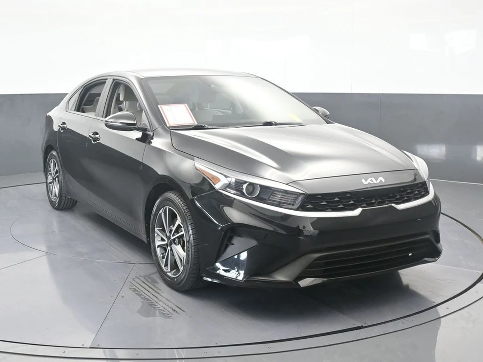 2022 Kia Forte - Image 9 of 12