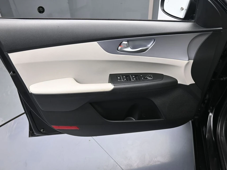 2022 Kia Forte - Image 12 of 12