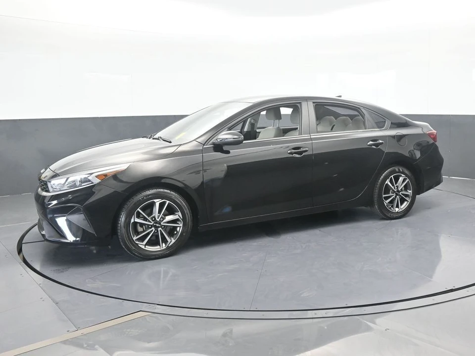2022 Kia Forte - Image 2 of 12