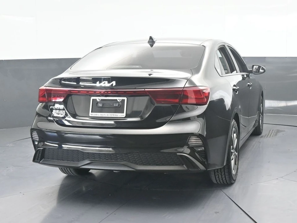 2022 Kia Forte - Image 5 of 12