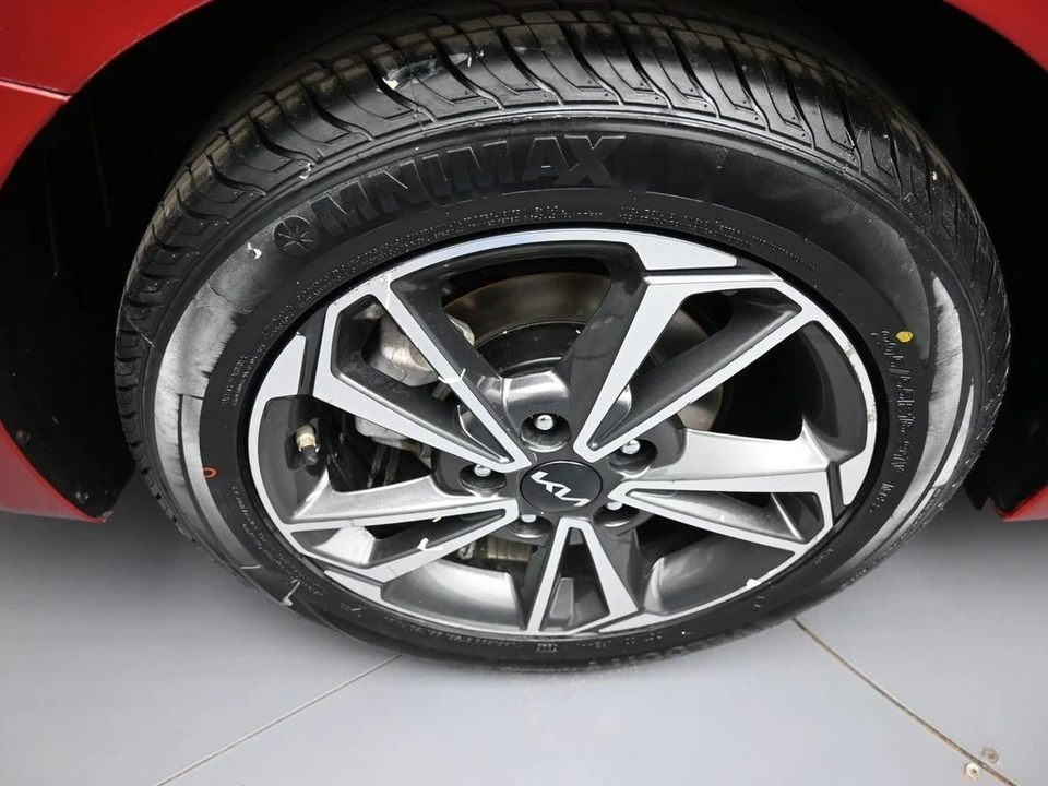2022 Kia Forte - Image 12 of 21