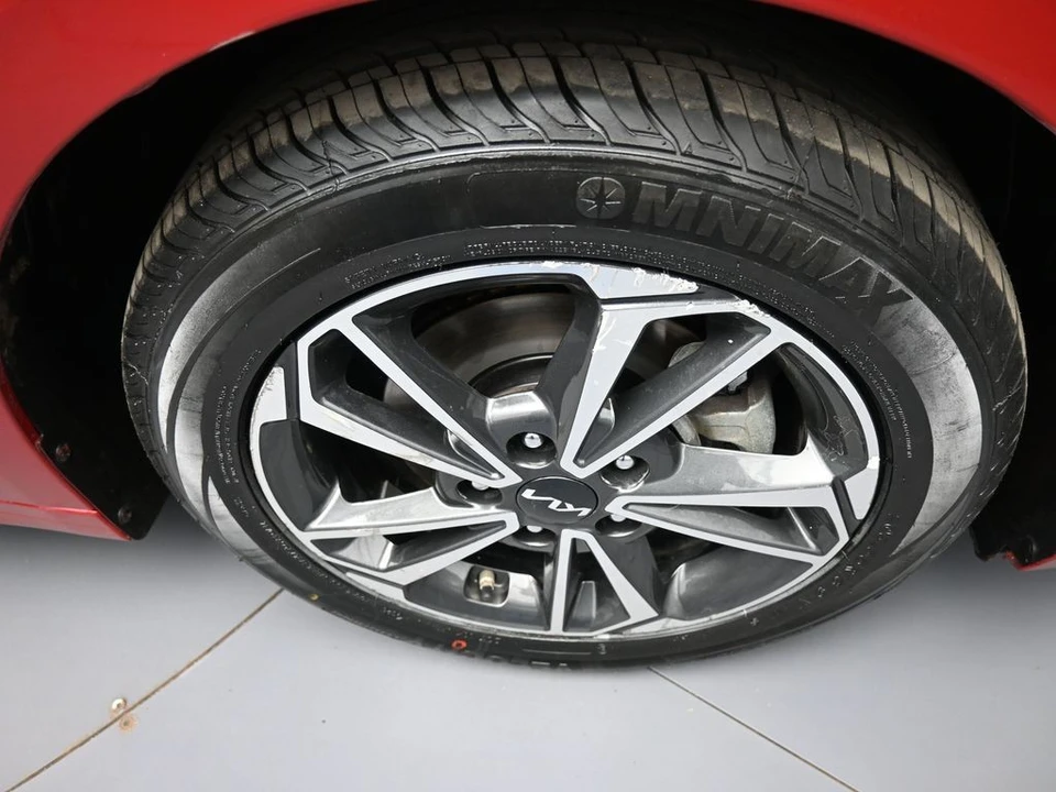 2022 Kia Forte - Image 13 of 21