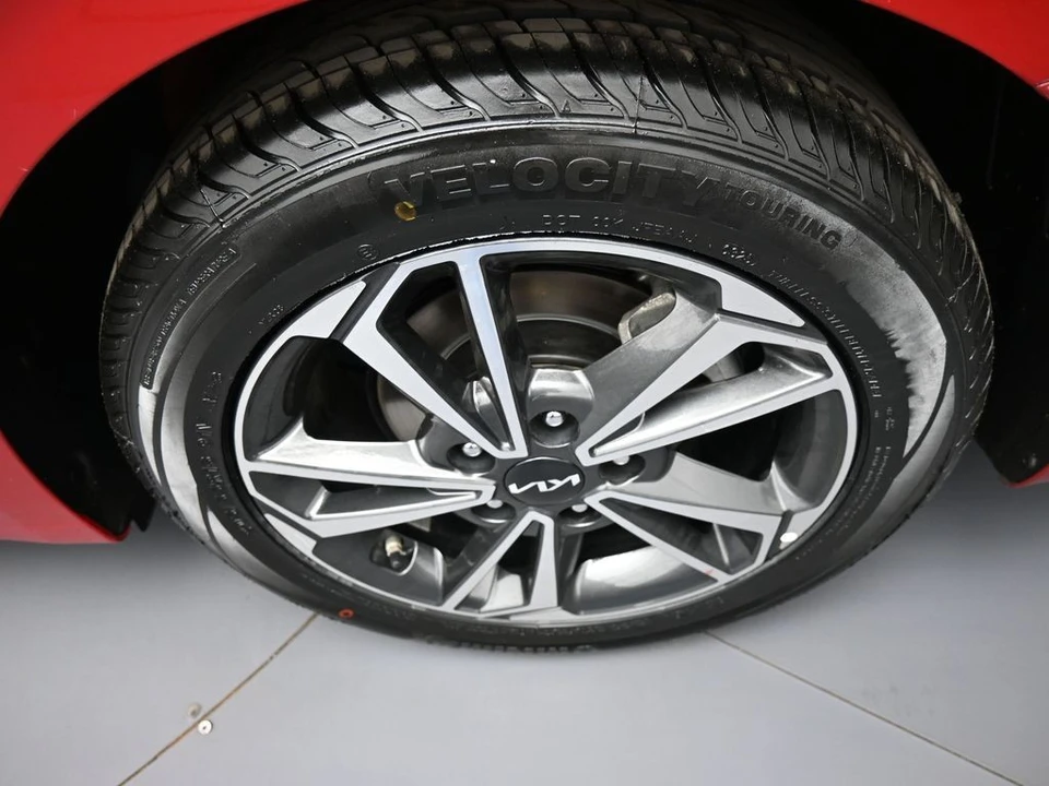 2022 Kia Forte - Image 15 of 21