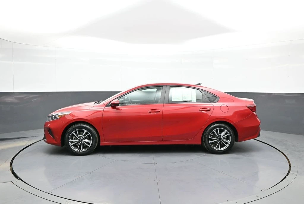 2022 Kia Forte - Image 9 of 21