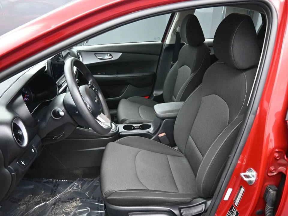 2022 Kia Forte - Image 18 of 21