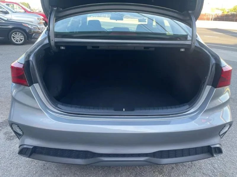 2022 Kia Forte - Image 10 of 12