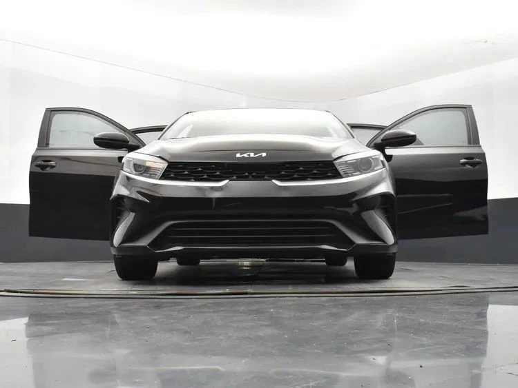 2022 Kia Forte - Image 11 of 12