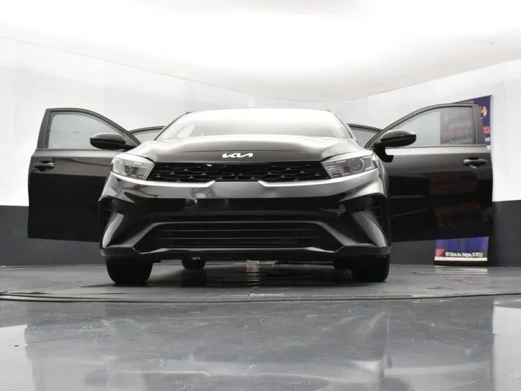 2022 Kia Forte - Image 11 of 12
