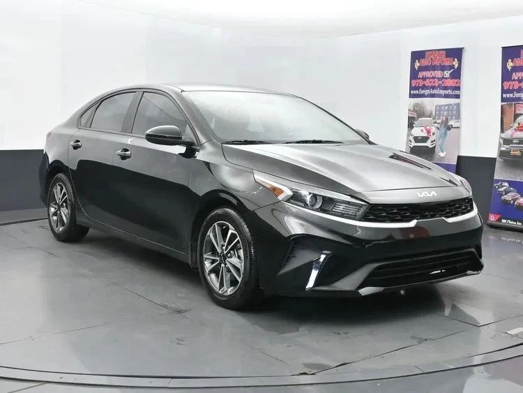 2022 Kia Forte - Image 2 of 12