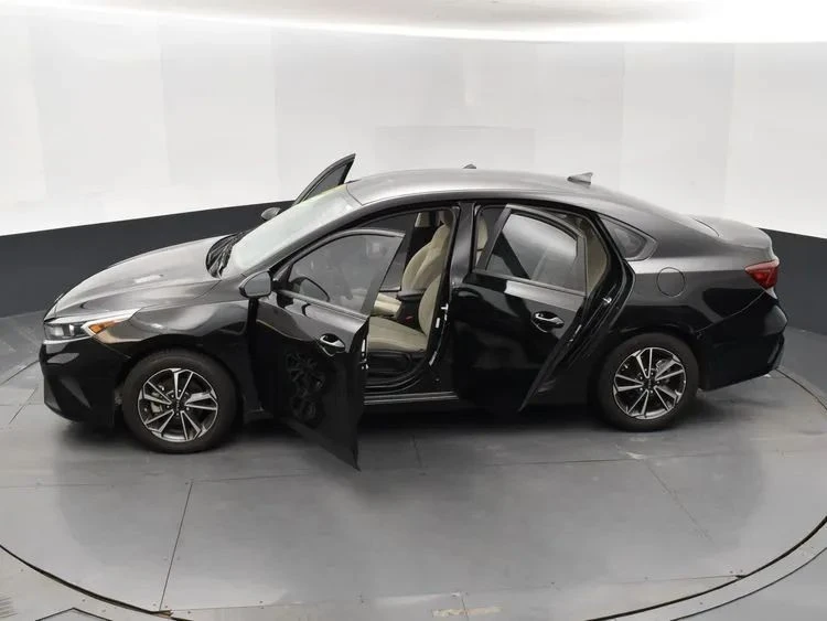 2022 Kia Forte - Image 7 of 12