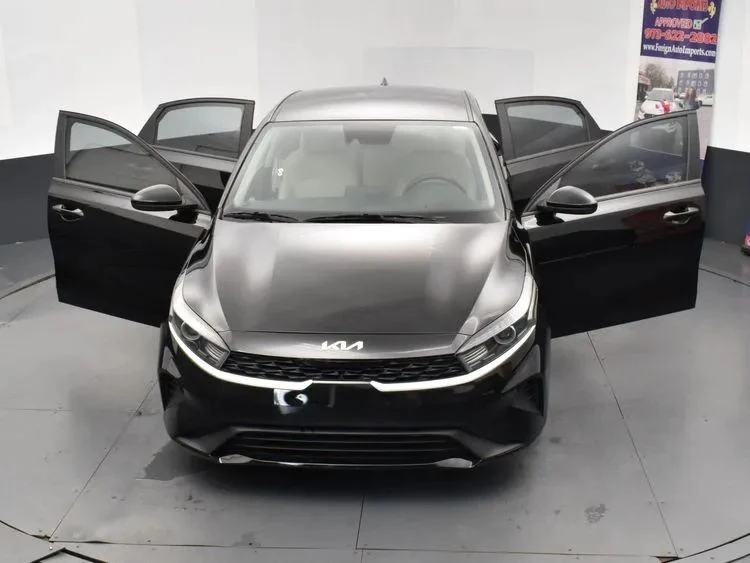 2022 Kia Forte - Image 10 of 12