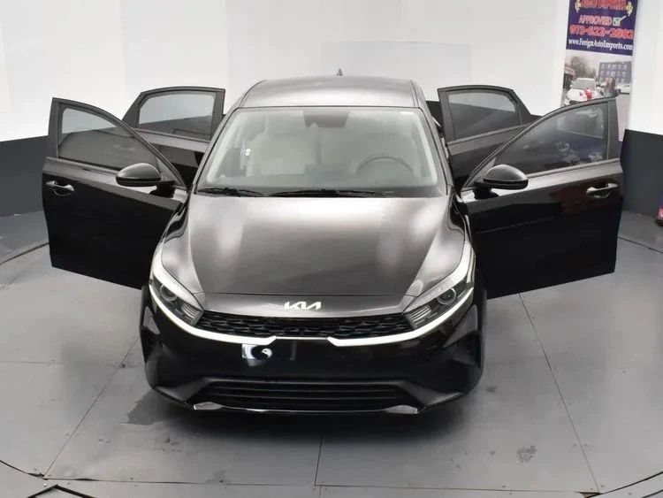2022 Kia Forte - Image 10 of 12