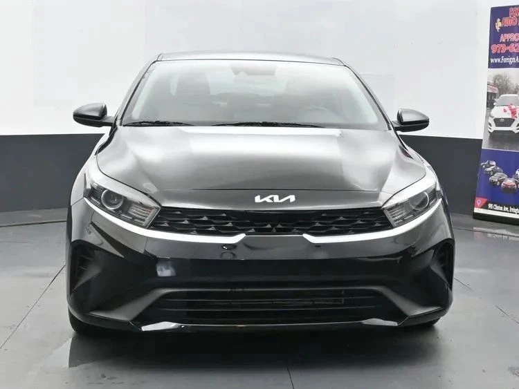 2022 Kia Forte - Image 3 of 12