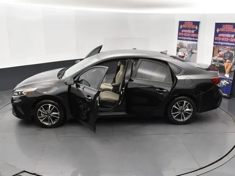 2022 Kia Forte - Image 7 of 12