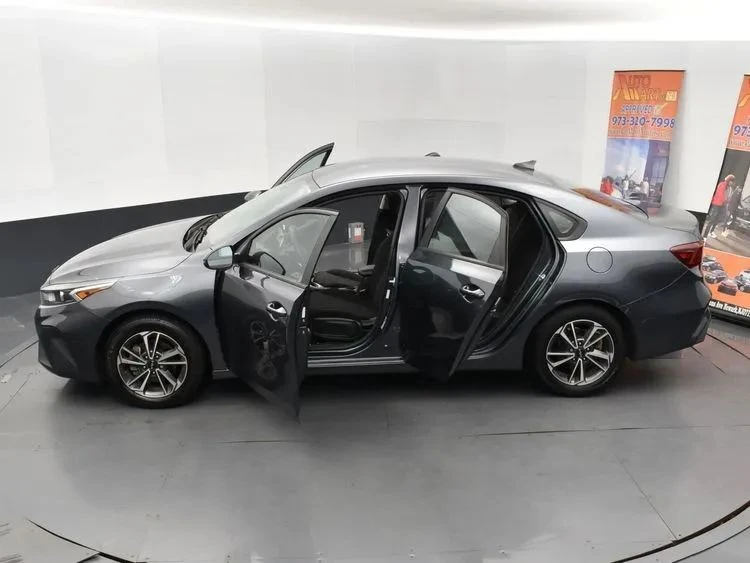2022 Kia Forte - Image 7 of 12