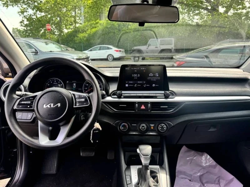 2022 Kia Forte - Image 7 of 9