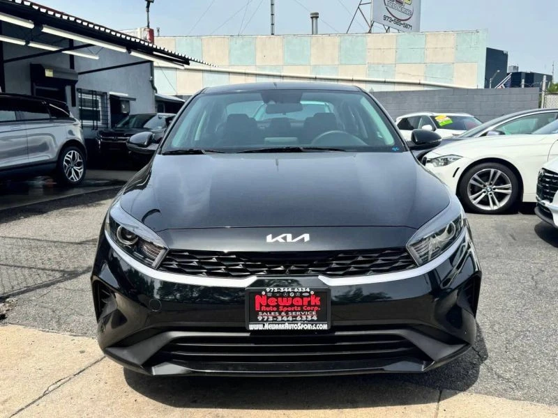 2022 Kia Forte - Image 2 of 9