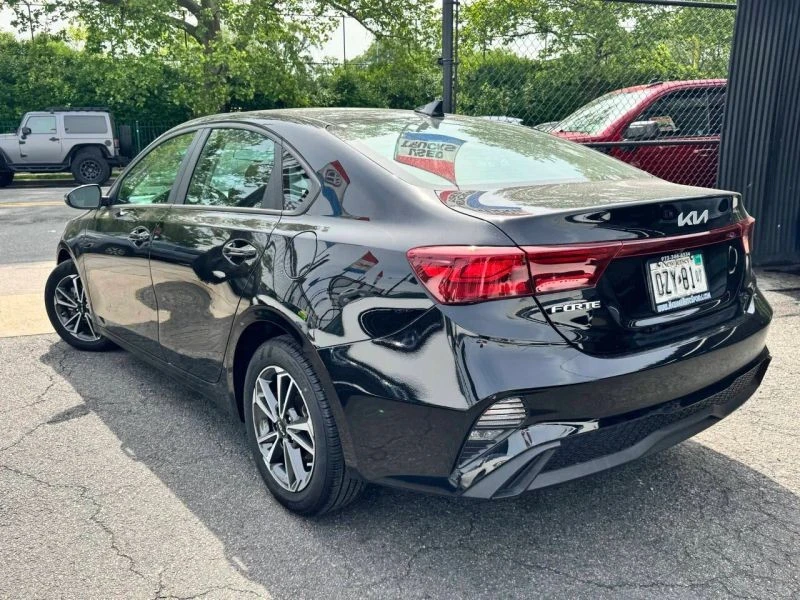 2022 Kia Forte - Image 6 of 9