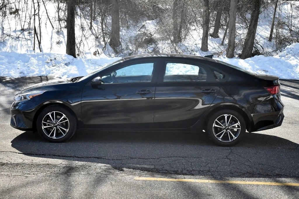 2022 Kia Forte - Image 4 of 12