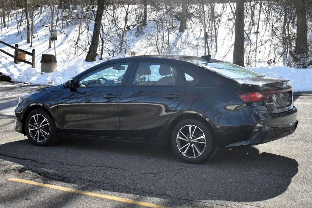 2022 Kia Forte - Image 6 of 12