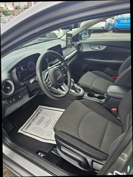 2022 Kia Forte - Image 6 of 12