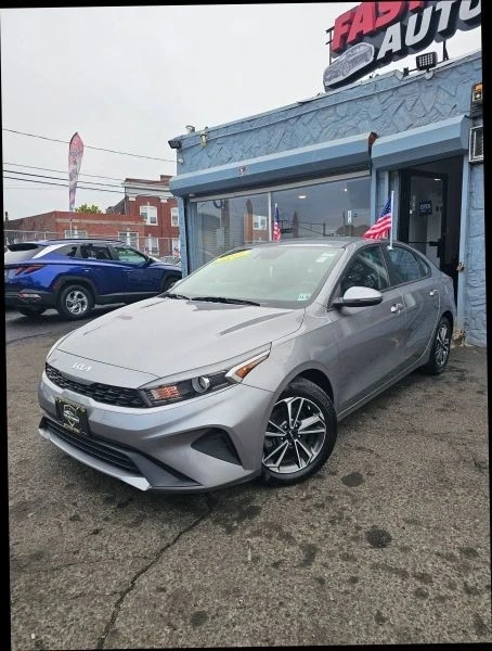 2022 Kia Forte - Image 4 of 12