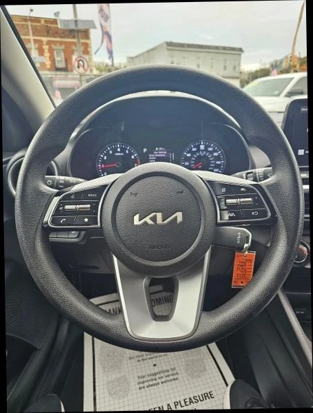 2022 Kia Forte - Image 11 of 12