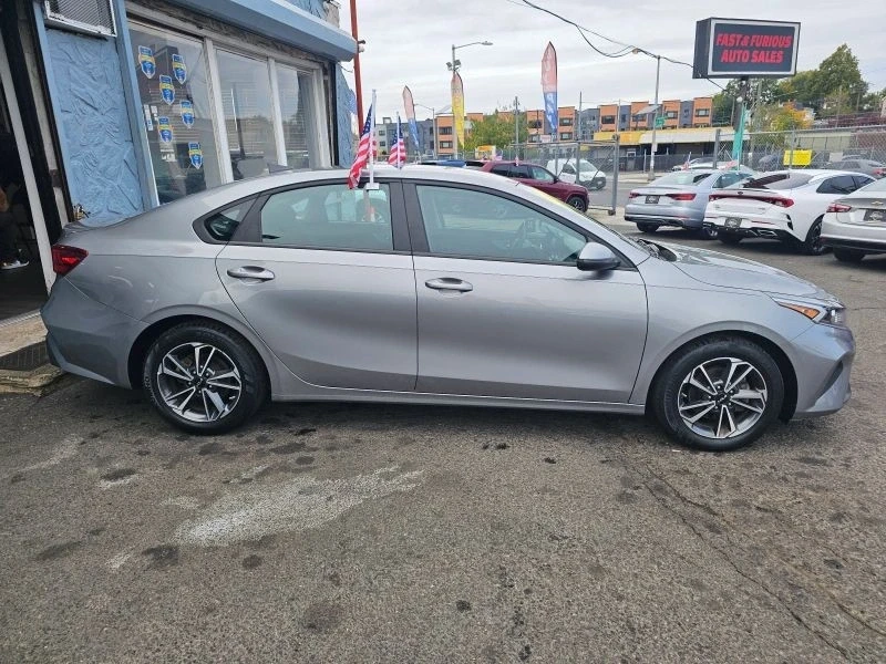 2022 Kia Forte - Image 3 of 12