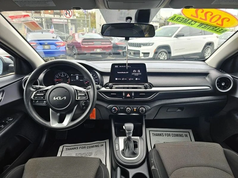 2022 Kia Forte - Image 10 of 12