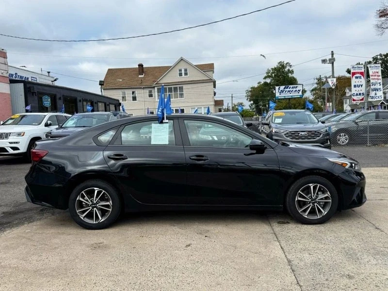 2022 Kia Forte - Image 7 of 12