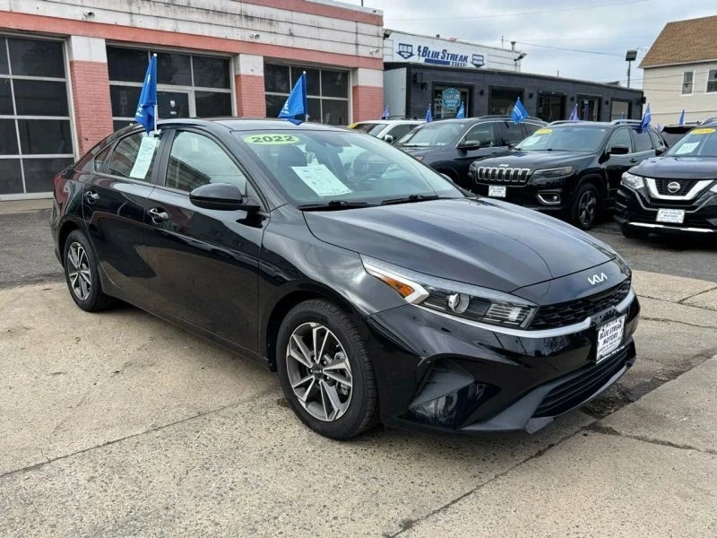 2022 Kia Forte - Image 5 of 12