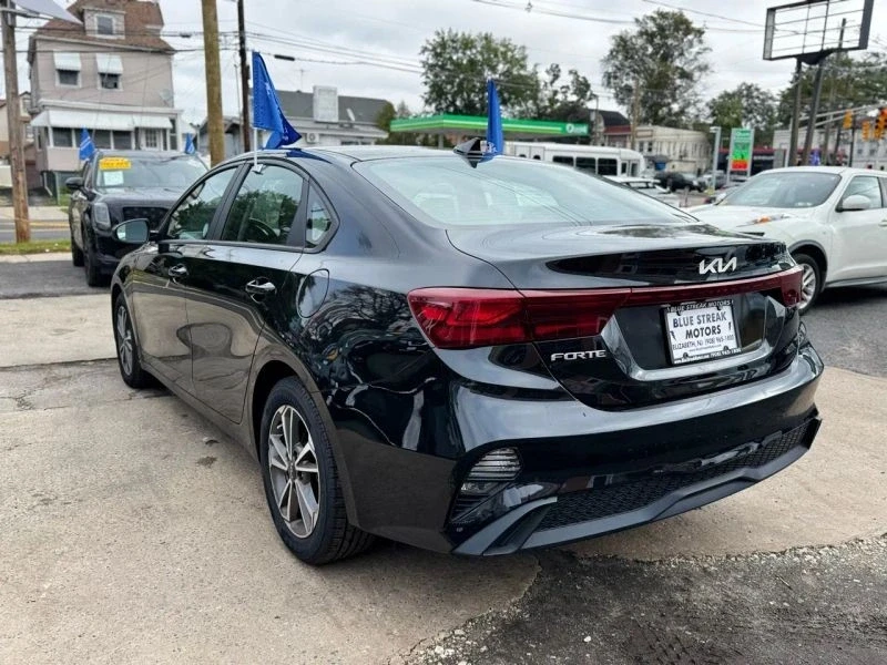 2022 Kia Forte - Image 10 of 12