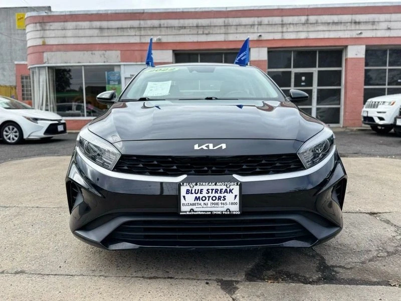 2022 Kia Forte - Image 2 of 12